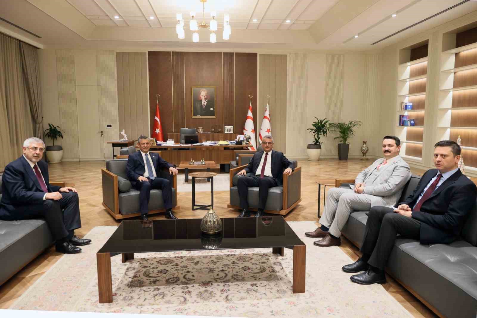 kktc cumhurbaskani erhurman chp genel baskani ozeli kabul etti 1 Wdq8kliJ