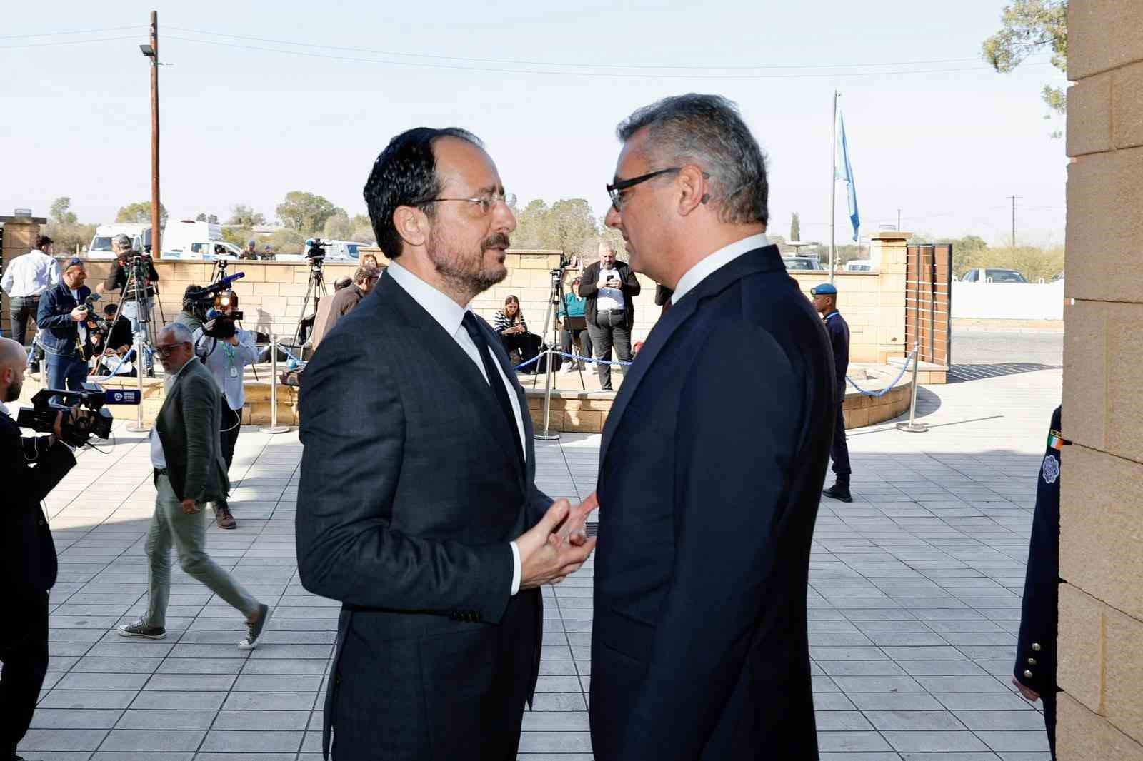 kktc cumhurbaskani erhurman ile gkry lideri hristodulidis ilk kez bir araya geldi 4 uWCjl58n