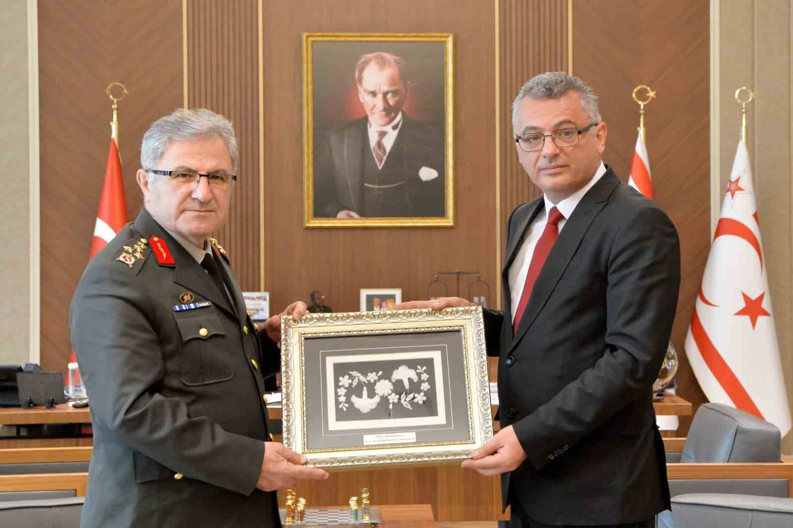 KKTC Cumhurbaşkanı Erhürman, Kara Kuvvetleri Komutanı Orgeneral Tokel ile görüştü 6 kktc cumhurbaskani erhurman kara kuvvetleri komutani orgeneral tokel ile gorustu 2 1JBge8Fy