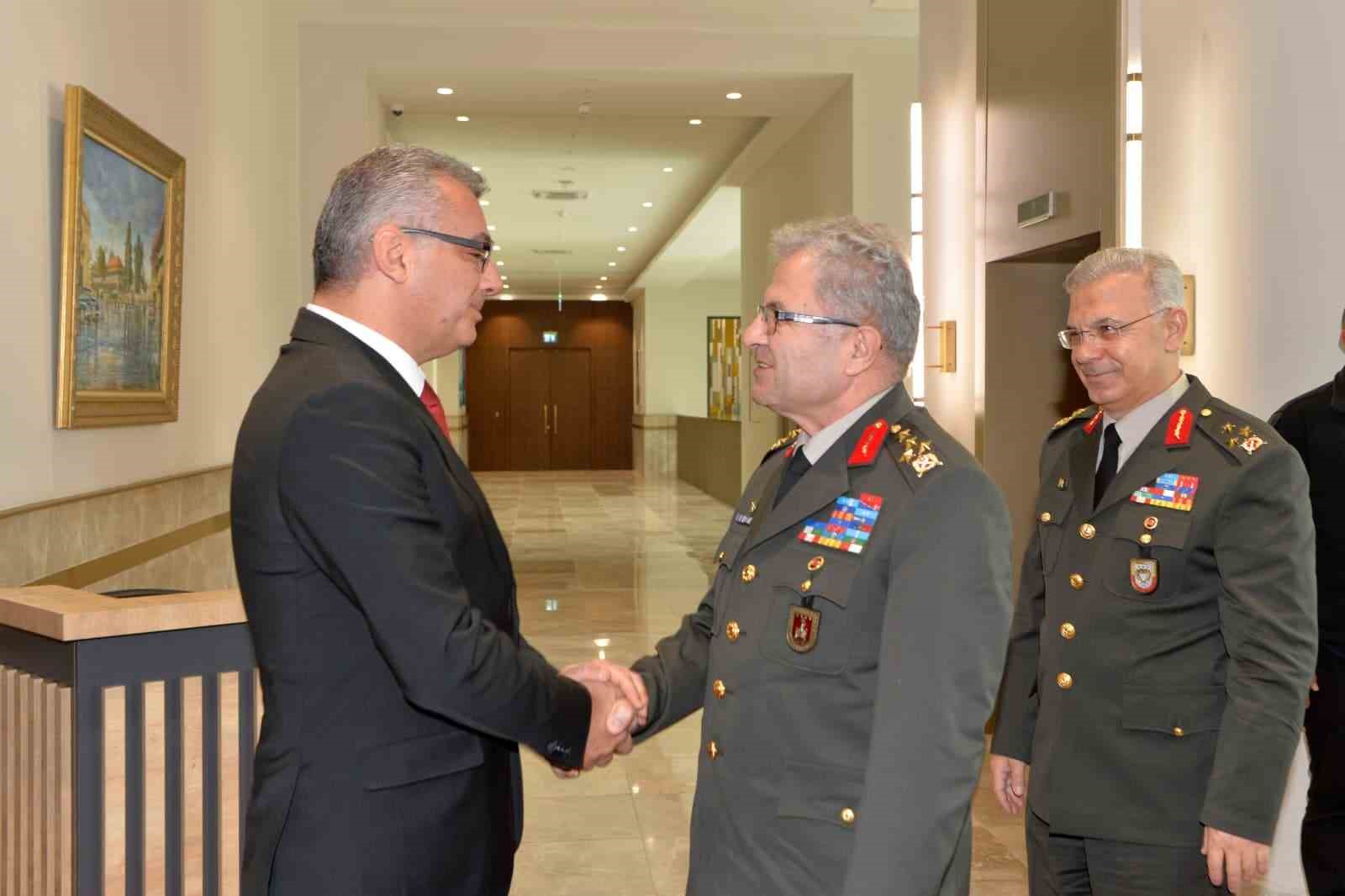KKTC Cumhurbaşkanı Erhürman, Kara Kuvvetleri Komutanı Orgeneral Tokel ile görüştü 8 kktc cumhurbaskani erhurman kara kuvvetleri komutani orgeneral tokel ile gorustu 4 vF3jVsXJ