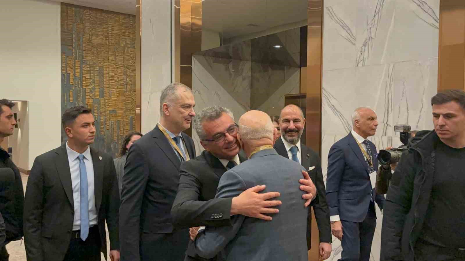 kktc cumhurbaskani tufan erhurman kibris rum liderligi iktidari bu adadaki zenginlikleri kibrisli turklerle paylasmak 5T9Lbtcn