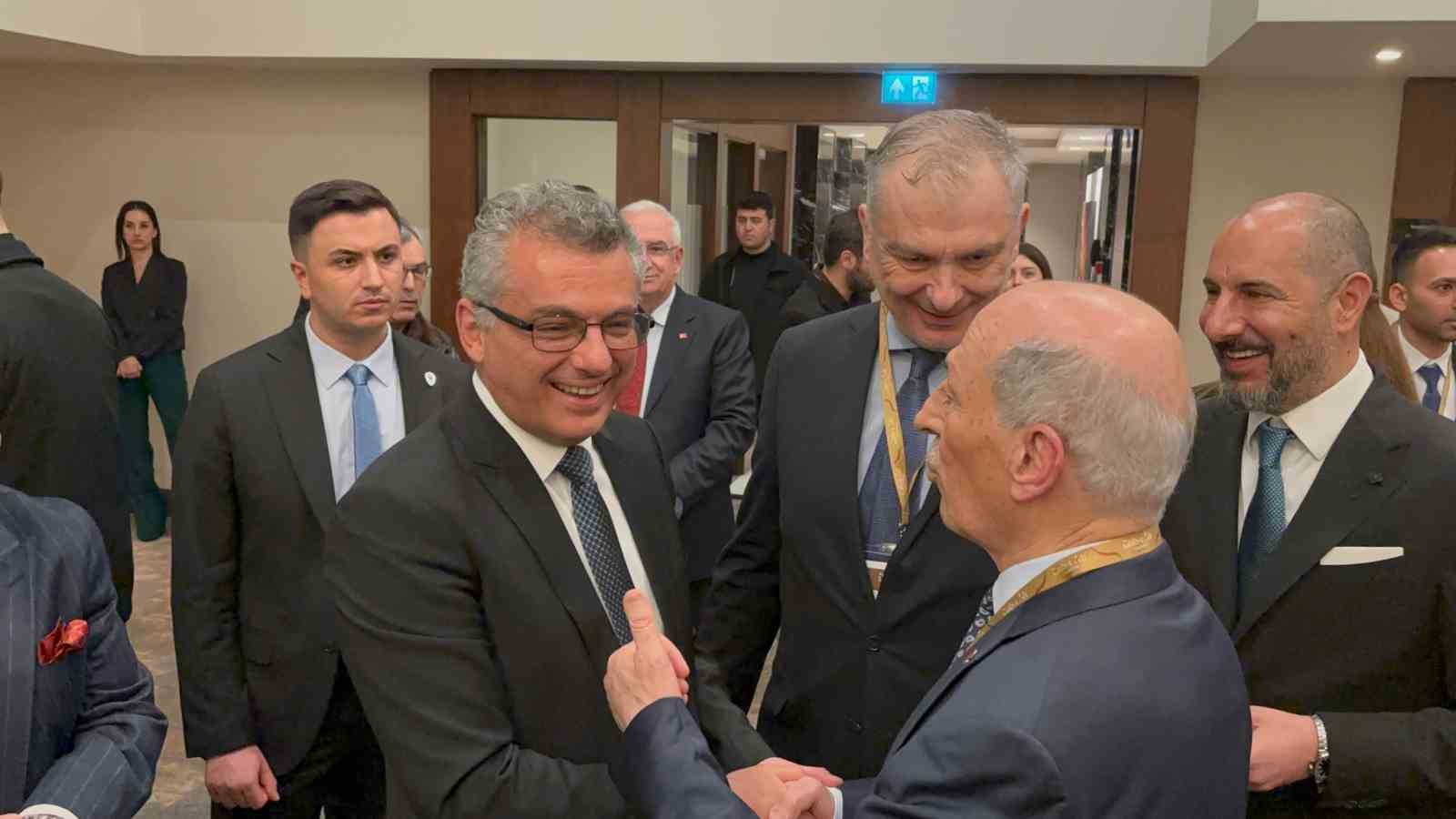kktc cumhurbaskani tufan erhurman kibris rum liderligi iktidari bu adadaki zenginlikleri kibrisli turklerle paylasmak K1c4ikEU