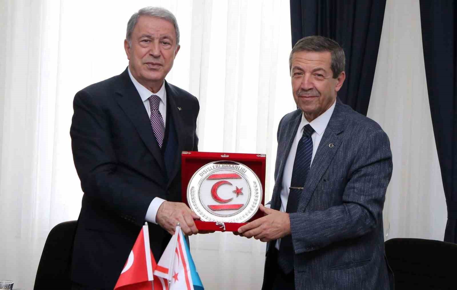kktc disisleri bakani ertugruloglu tbmm milli savunma komisyonu baskani akar ile gorustu 0 mOUFs8Mj