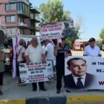 kktcde-bm-protestosu-adada-barisi-turk-askeri-saglamaktadir-TYR7CMD3.jpg