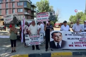 kktcde-bm-protestosu-adada-barisi-turk-askeri-saglamaktadir-TYR7CMD3.jpg