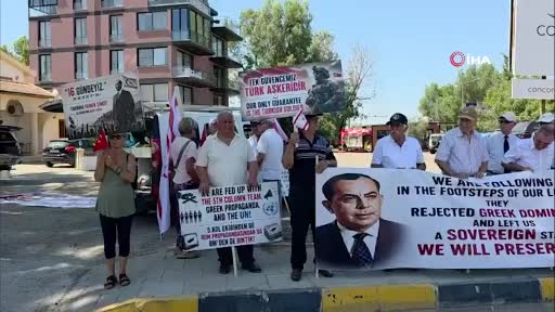 kktcde-bm-protestosu-adada-barisi-turk-askeri-saglamaktadir-TYR7CMD3.jpg