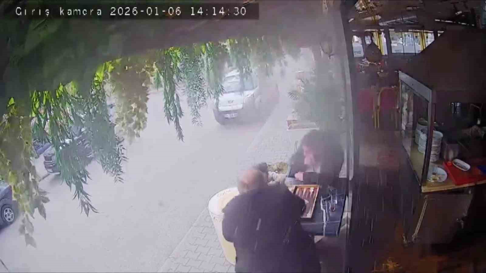 klima borusu bomba gibi patladi musteriler sokaga kacti 0 DfVbPBtH