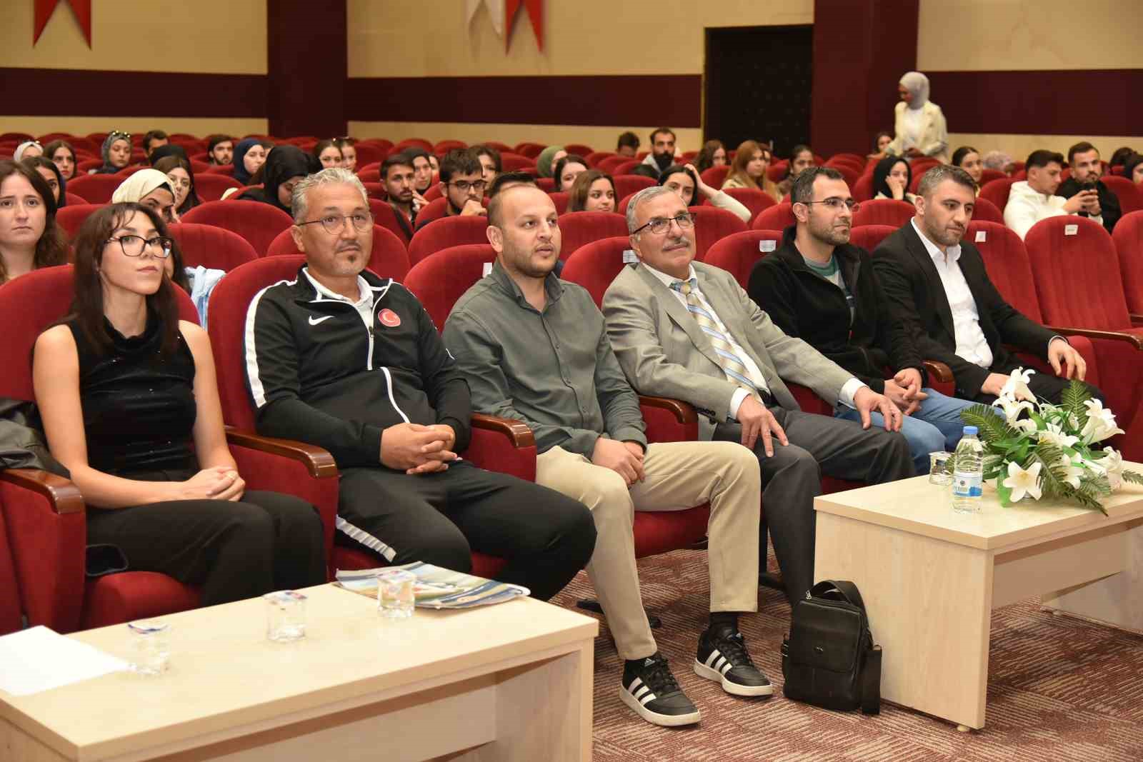 KMÜ’de "Öğrencilik Hayatında Spor ve Tekvando" etkinliği düzenlendi 5 kmude ogrencilik hayatinda spor ve tekvando etkinligi duzenlendi 1 Y72Xszj4