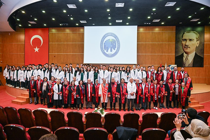 kmude tip bayrami ve beyaz onluk giyme toreni duzenlendi 0 cNHHU2yH