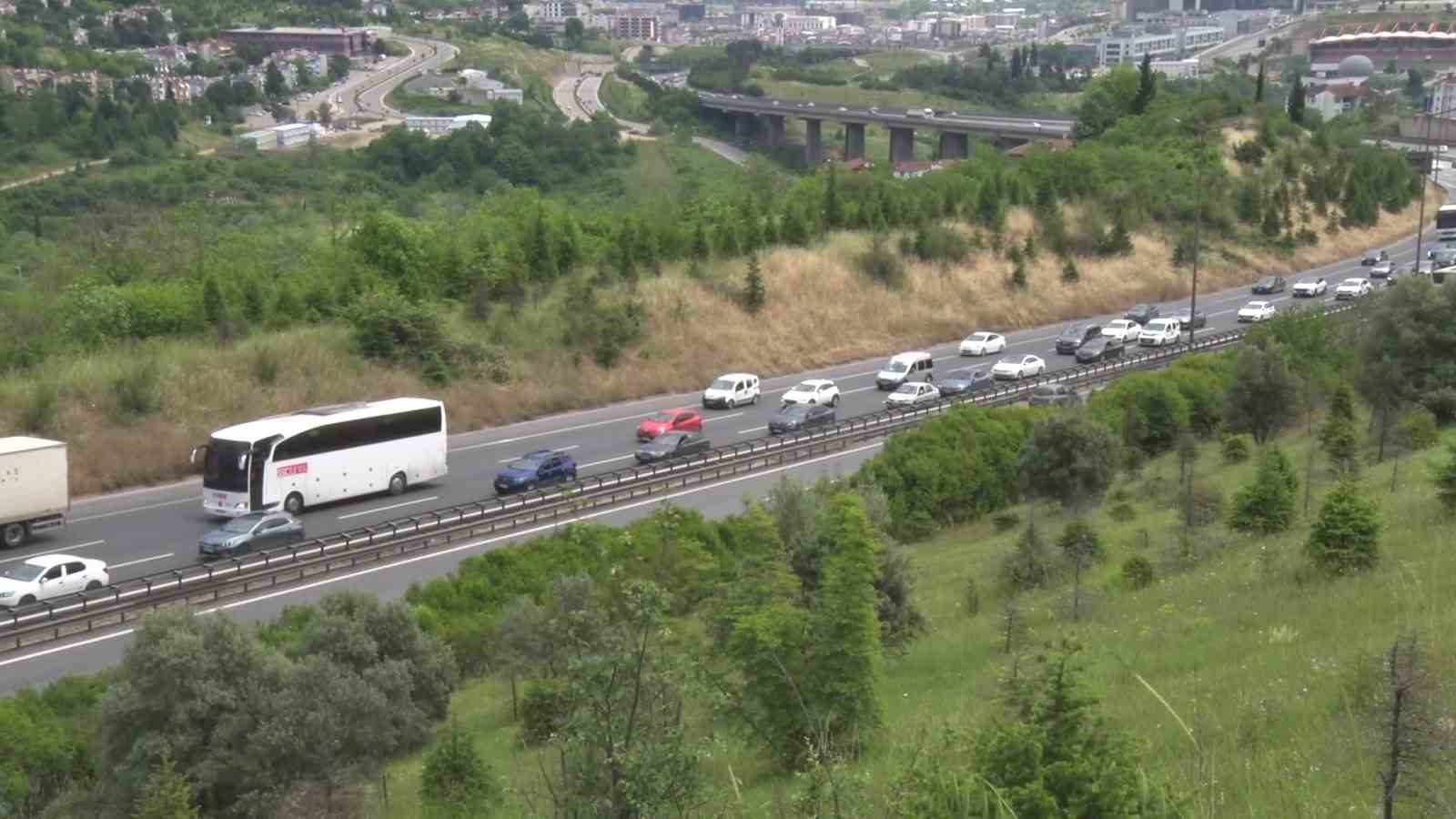 Kocaeli geçişinde Anadolu’dan Avrupa’ya bayram dönüş trafiği akıcı ilerliyor 6 kocaeli gecisinde anadoludan avrupaya bayram donus trafigi akici ilerliyor 2 RhdvPq4y