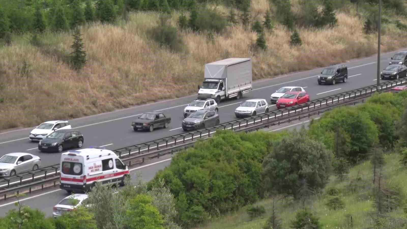 Kocaeli geçişinde Anadolu’dan Avrupa’ya bayram dönüş trafiği akıcı ilerliyor 7 kocaeli gecisinde anadoludan avrupaya bayram donus trafigi akici ilerliyor 3