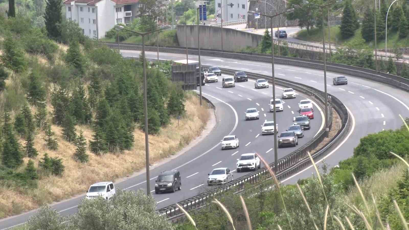Kocaeli geçişinde Anadolu’dan Avrupa’ya bayram dönüş trafiği akıcı ilerliyor 8 kocaeli gecisinde anadoludan avrupaya bayram donus trafigi akici ilerliyor 4 Dpk6MEaY