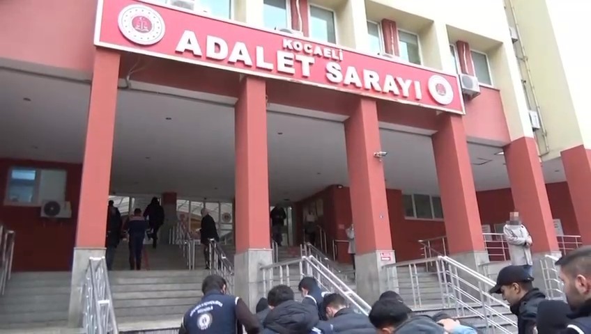 kocaeli merkezli fuhus operasyonu 6 magdur kurtarildi 4 tutuklama 0 r2rtfP1i