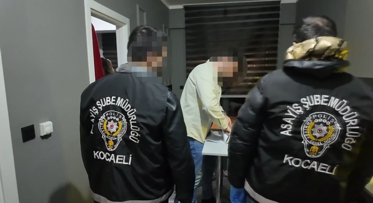 kocaeli merkezli fuhus operasyonunda 12 kisi gozaltina alindi 14 kadin kurtarildi 4 UX7Jgyh9