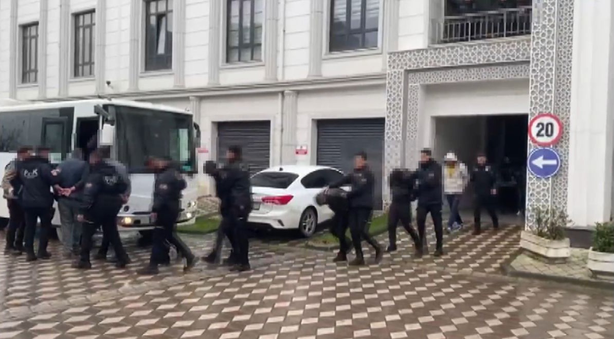 kocaeli merkezli fuhus operasyonunda 12 kisi gozaltina alindi 14 kadin kurtarildi 5