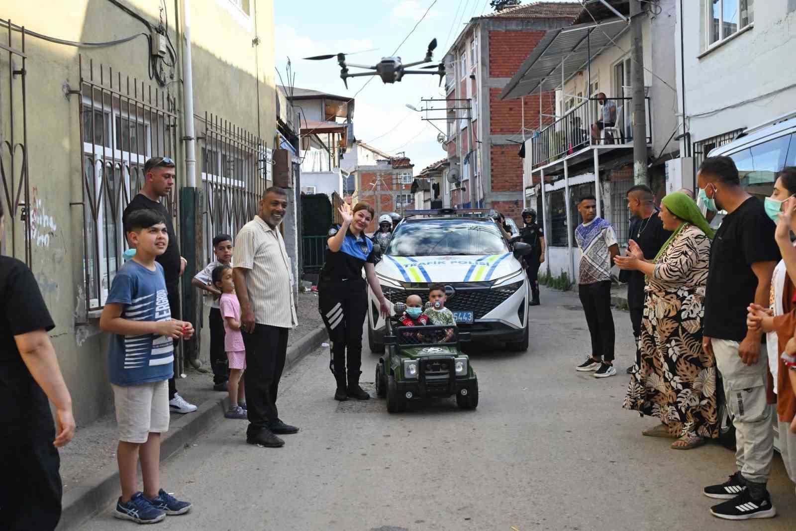 kocaeli polisinden losemi hastasi minik halimeye bayram surprizi 1 pzNj1CwW