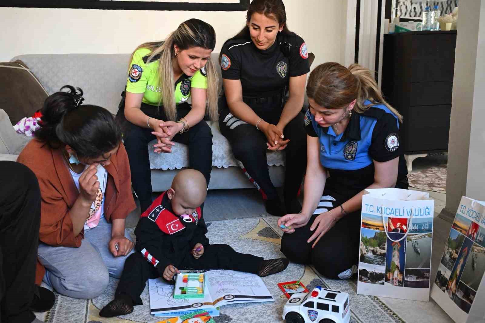 kocaeli polisinden losemi hastasi minik halimeye bayram surprizi 2 ThCGVCRS