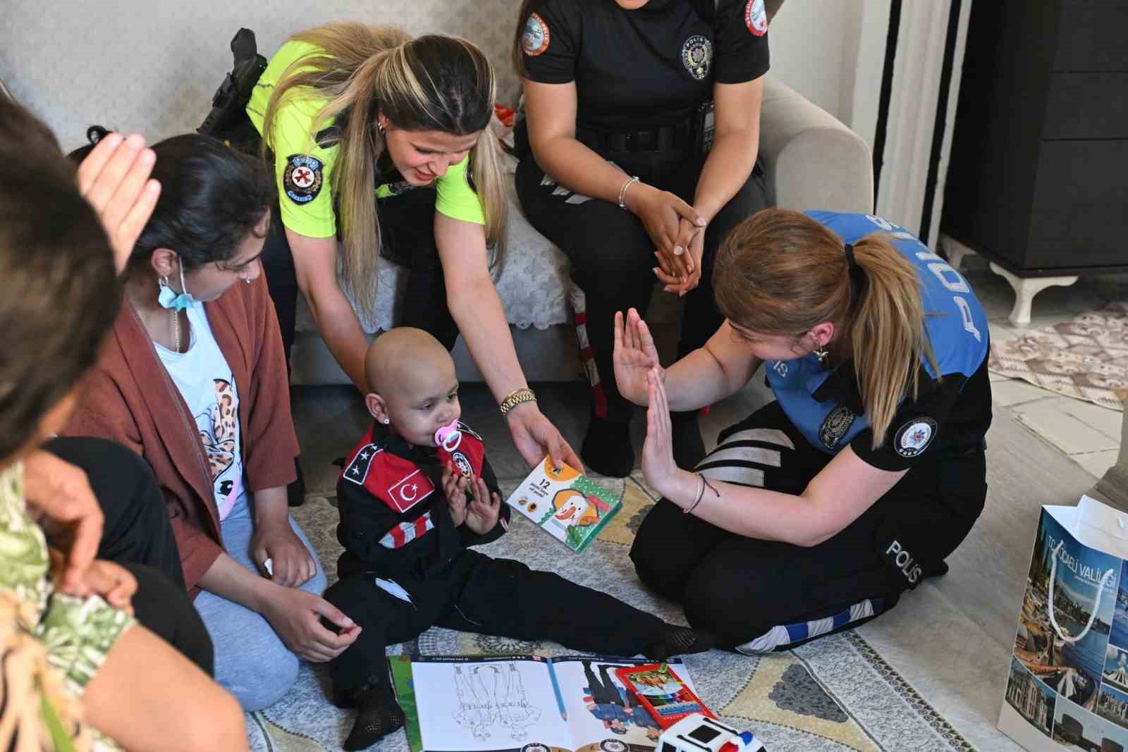 kocaeli polisinden losemi hastasi minik halimeye bayram surprizi 3 rTyeghh3