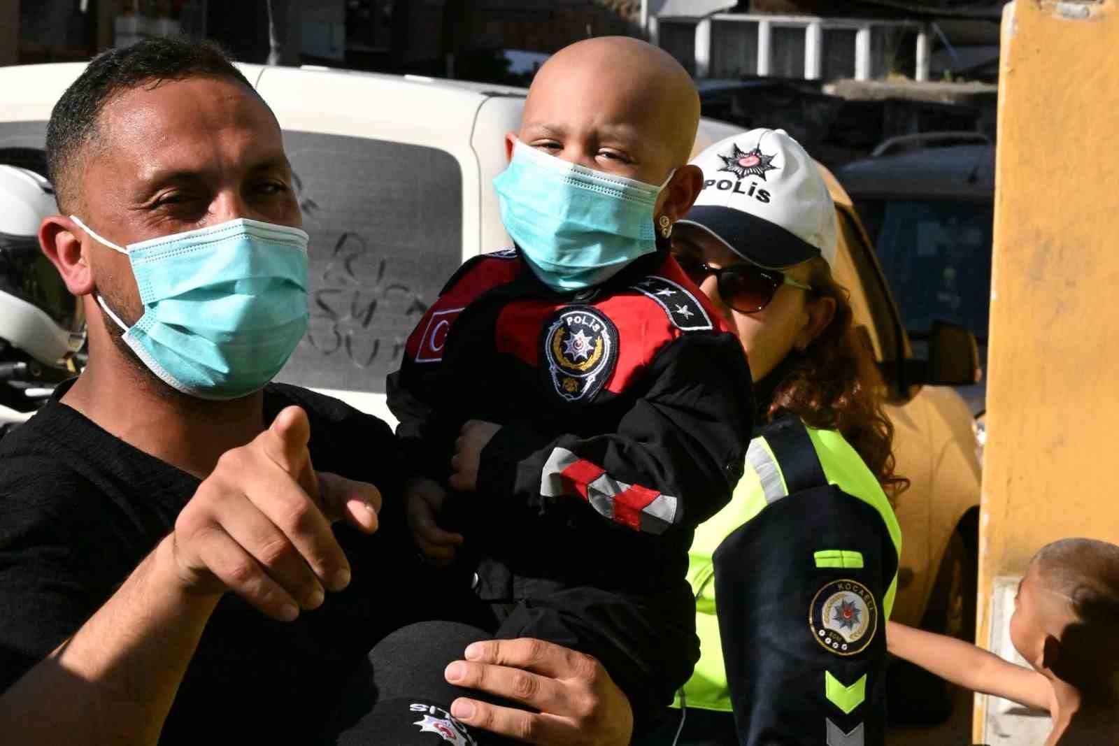 kocaeli polisinden losemi hastasi minik halimeye bayram surprizi 4 LyaTCb6i