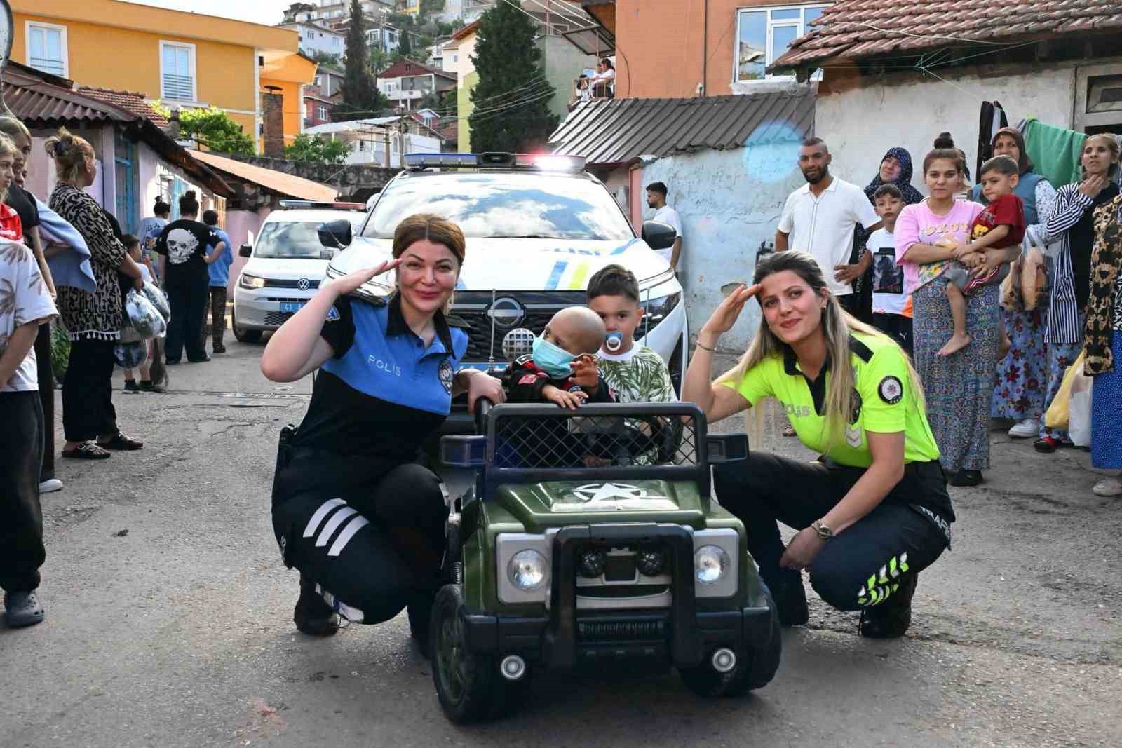 kocaeli polisinden losemi hastasi minik halimeye bayram surprizi 6 YDFaBSN9