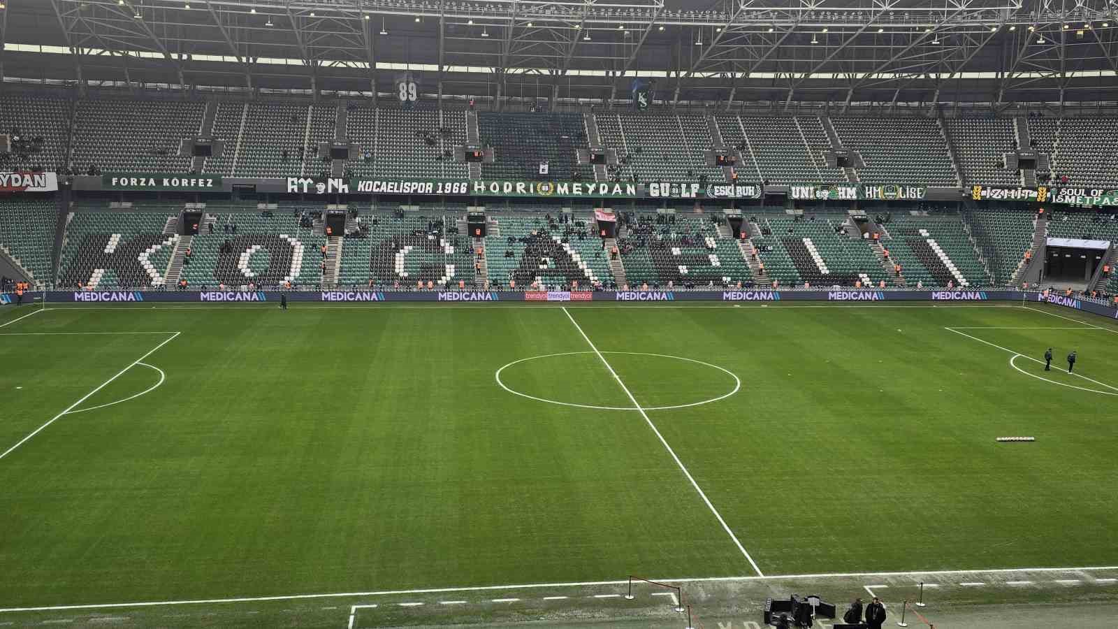kocaeli stadyumunun zemini maca hazir 3 KCzORnl5