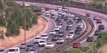 kocaeli-tem-otoyolunda-kilometrelerce-arac-kuyrugu-olustu-bWMRjgIh.jpg