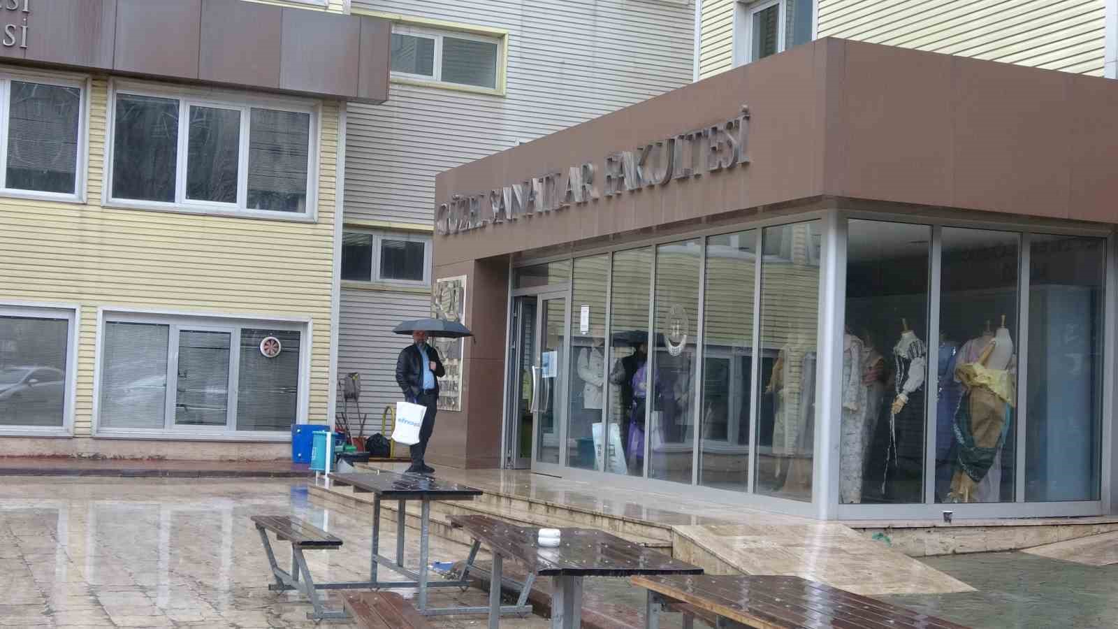 Kocaeli Üniversitesi Güzel Sanatlar Fakültesi, depreme dayanıklı olmadığı için mühürlendi 5 kocaeli universitesi guzel sanatlar fakultesi depreme dayanikli olmadigi icin muhurlendi 1 yJrGrtb9