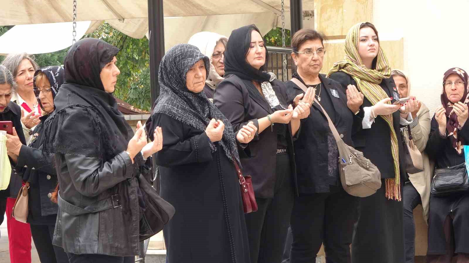 Kocaeli Valisi Aktaş, Atatürk’ün ölümünün 87. yılı için okutulan mevlide katıldı 7 kocaeli valisi aktas ataturkun olumunun 87 yili icin okutulan mevlide katildi 3 Fyyha1Fu