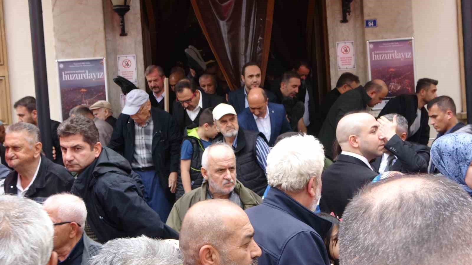 Kocaeli Valisi Aktaş, Atatürk’ün ölümünün 87. yılı için okutulan mevlide katıldı 8 kocaeli valisi aktas ataturkun olumunun 87 yili icin okutulan mevlide katildi 4 YOzQzg7t