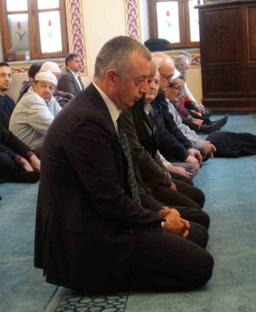 kocaeli-valisi-aktas-ataturkun-olumunun-87-yili-icin-okutulan-mevlide-katildi-fCchFGQi.jpg