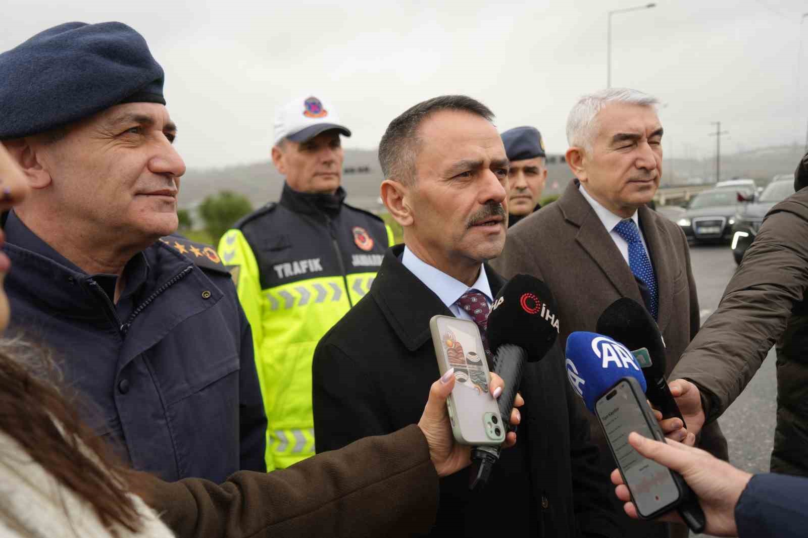 Kocaeli Valisi Aktaş: "Vatandaşlarımıza hiçbir şekilde radar tuzağı kurulmayacaktır" 7 kocaeli valisi aktas vatandaslarimiza hicbir sekilde radar tuzagi kurulmayacaktir 3 tDpeyVjB