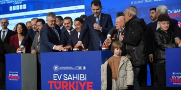kocaelide-10-bin-340-sosyal-konutun-kura-cekimi-bakan-kurumun-katilimiyla-yapildi-41wQ8jh3.jpg