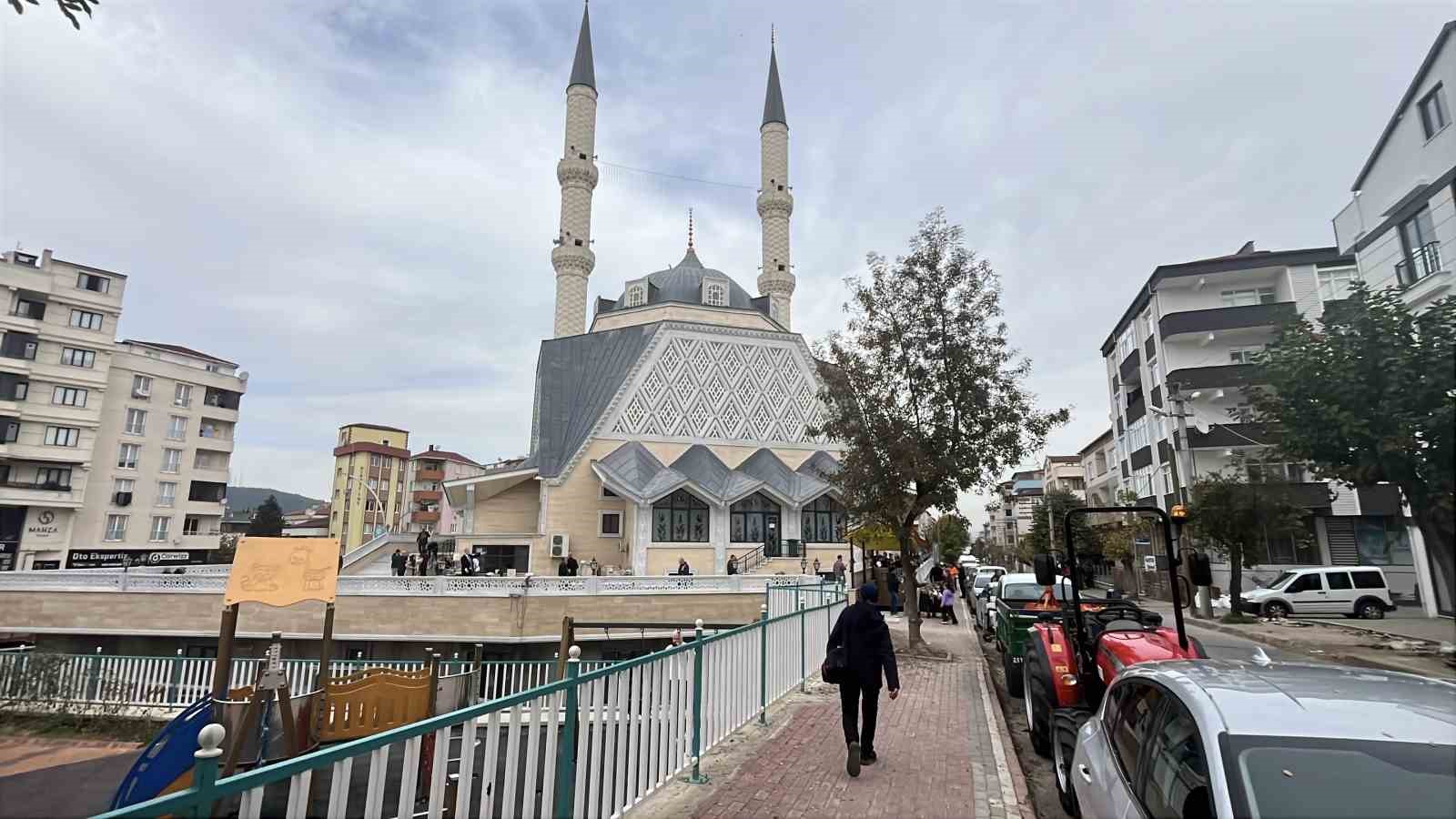 kocaelide 10 kasim mevlidine yonelik protesto cagrisi yapan sahis gozaltina alindi 2 UKHCZcny