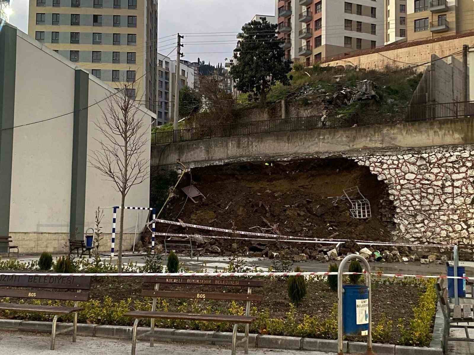 kocaelide 10 metrelik istinat duvari okul bahcesine devrildi 1 U1InSMdr