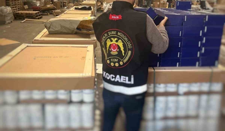 kocaelide-15-milyon-liralik-sahte-yedek-parca-ele-gecirildi-V1YyYLTy.jpg