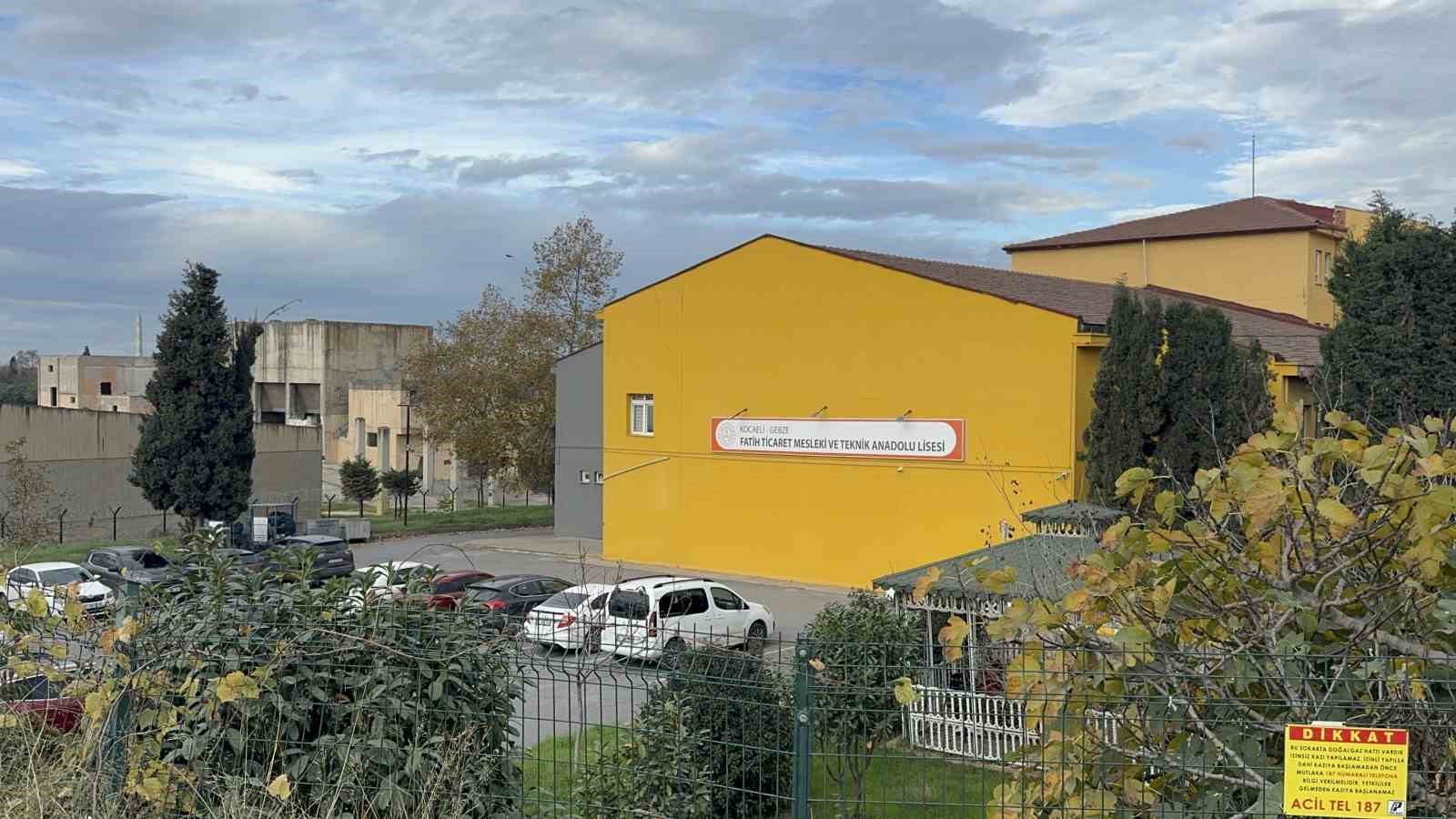 kocaelide 15 ogrenci zehirlenme suphesiyle hastaneye kaldirildi 1 mCrDZuwq