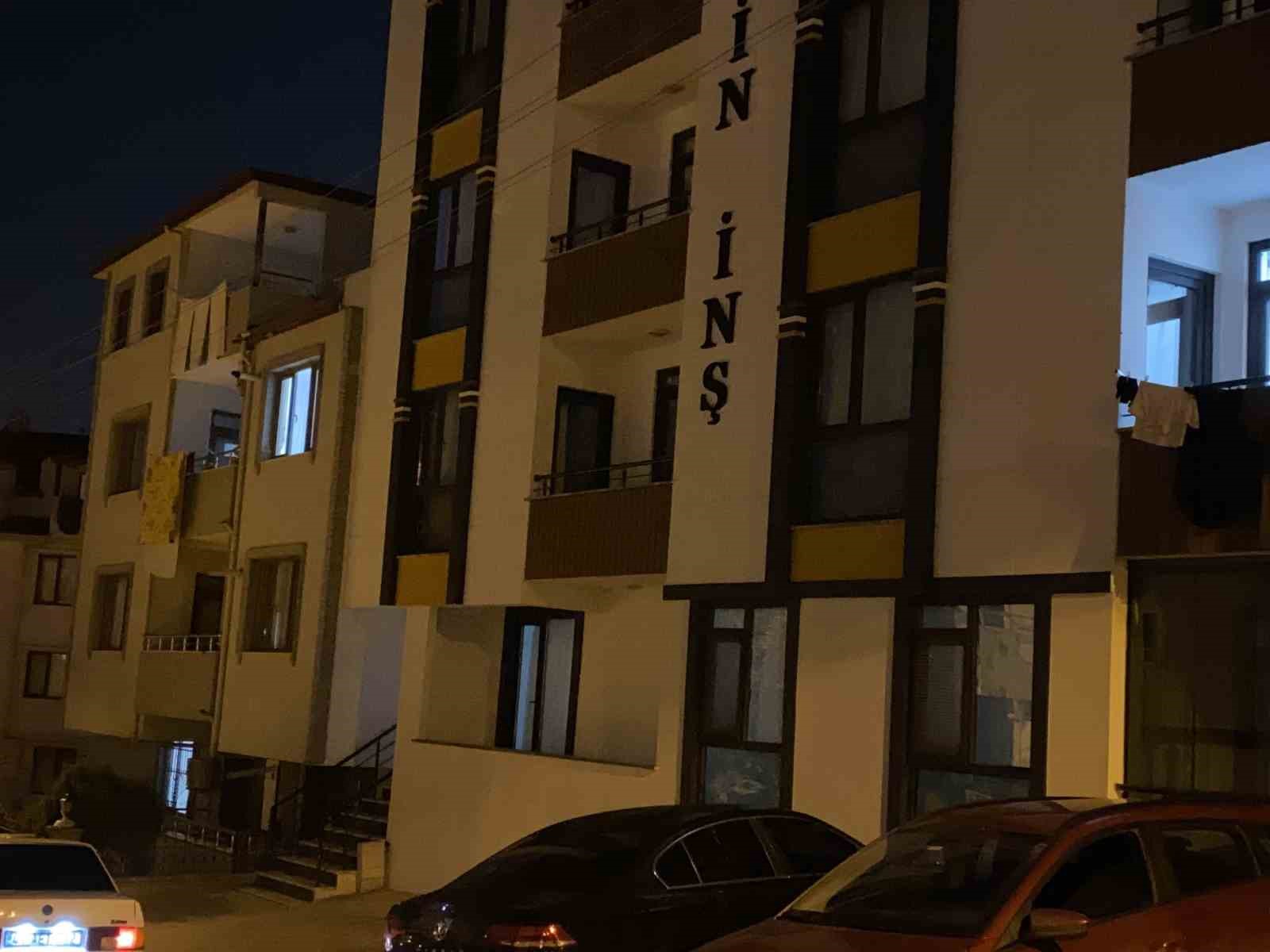 kocaelide 16 yasindaki genc evde basindan vurulmus halde bulundu 2 dsVONluj