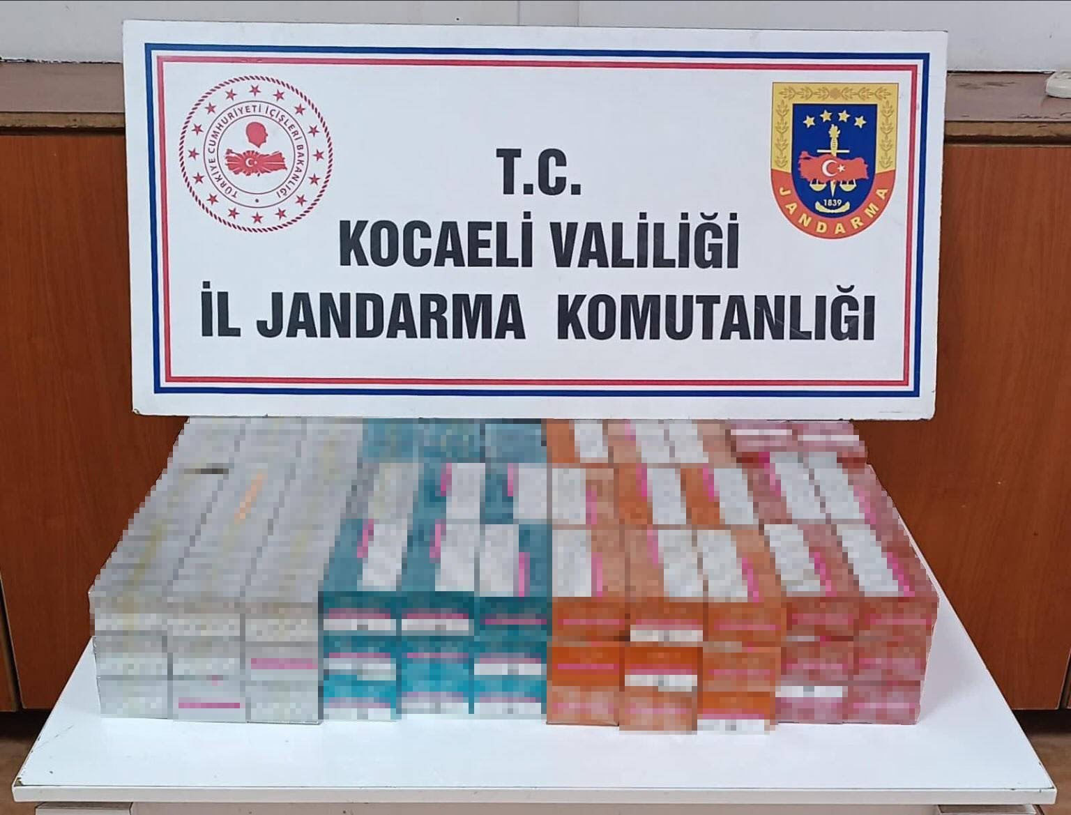 kocaelide 26 milyon tllik kacak gozluk ve tutun operasyonu 1 QHLtwPu4