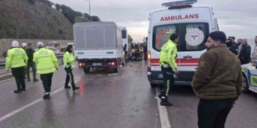 kocaelide-3-aracli-zincirleme-kaza-7-yarali-ZG4x1vNP.jpg