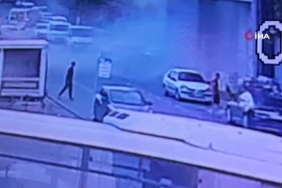 Adana’da kasası eşek dolu kamyonet yola devrildi 1 thumbnail