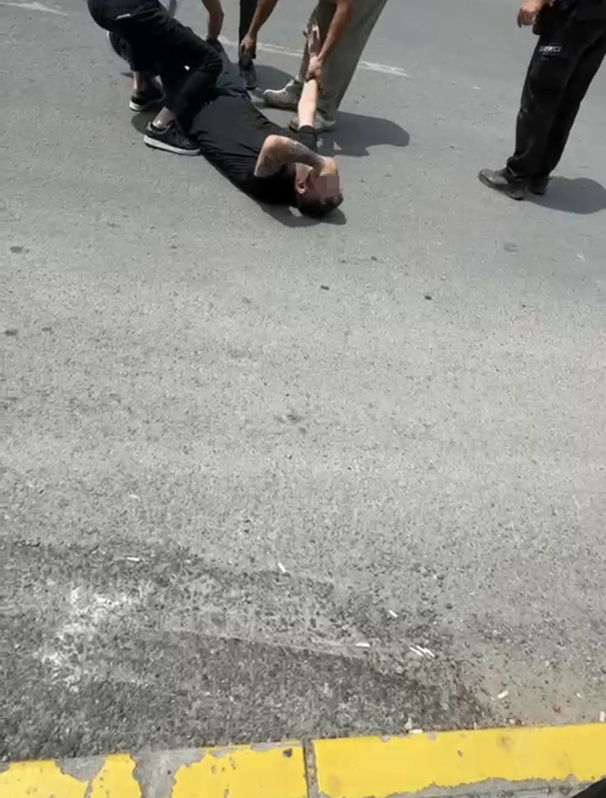 Kocaeli’de adliye önünde silahlı saldırıya uğrayan kişi yaralandı 5 kocaelide adliye onunde silahli saldiriya ugrayan kisi yaralandi 1 G9FTSy1w