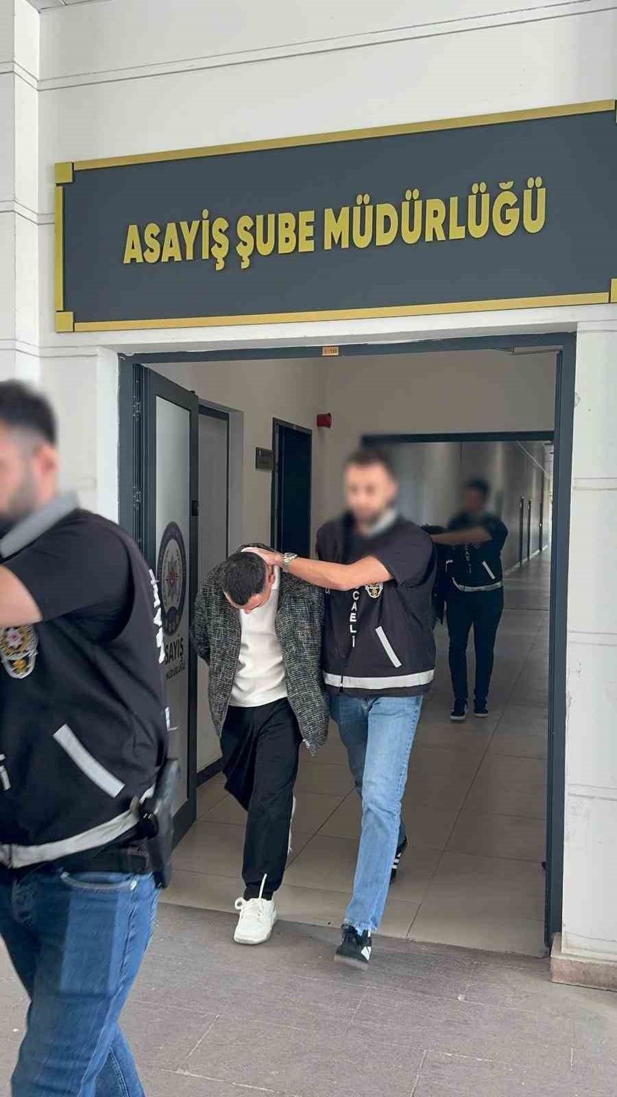 kocaelide arac alim satim krizi 160 kisi bir gecede magdur 4 supheli yakalandi 1 RiiACARt