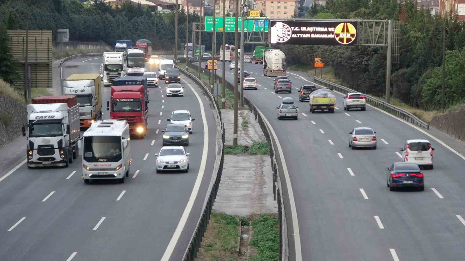 Kocaeli’de bayram trafik tedbirleri kapsamında ağır vasıta geçişlerine kısıtlama 4 kocaelide bayram trafik tedbirleri kapsaminda agir vasita gecislerine kisitlama 0 4Bq397WX