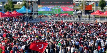 kocaelide-binlerce-kisi-milli-maci-dev-ekranda-izledi-7yFMFQvz.jpg
