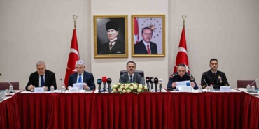kocaelide-bir-ayda-77-bin-surucuye-trafik-cezasi-kesildi-96NtmFB9.jpg