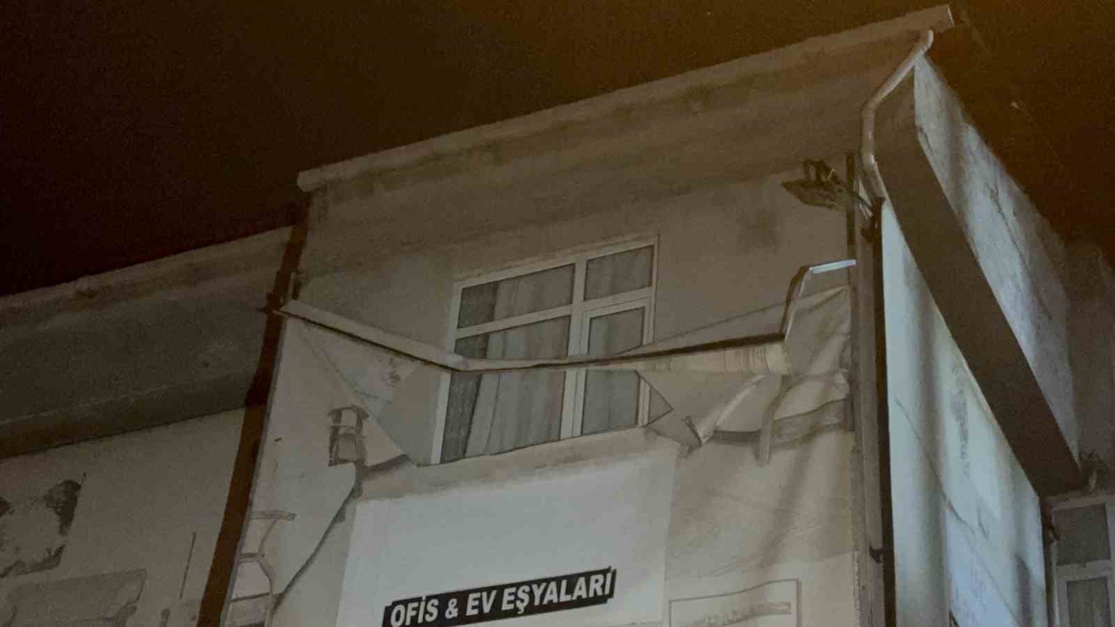kocaelide bir binanin kolonlari catladi aileler korkuyla evi tahliye etti 5 3Pp5uklR