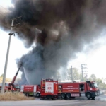 kocaelide-boya-fabrikasi-alevlere-teslim-oldu-eEIUF2su.jpg