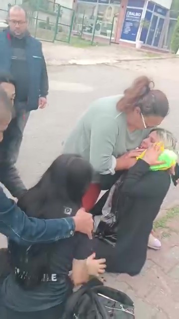 Kocaeli’de dehşet: Eşini boğazından bıçaklayarak ağır yaraladı 11 kocaelide dehset esini bogazindan bicaklayarak agir yaraladi 7 eisDGU5S