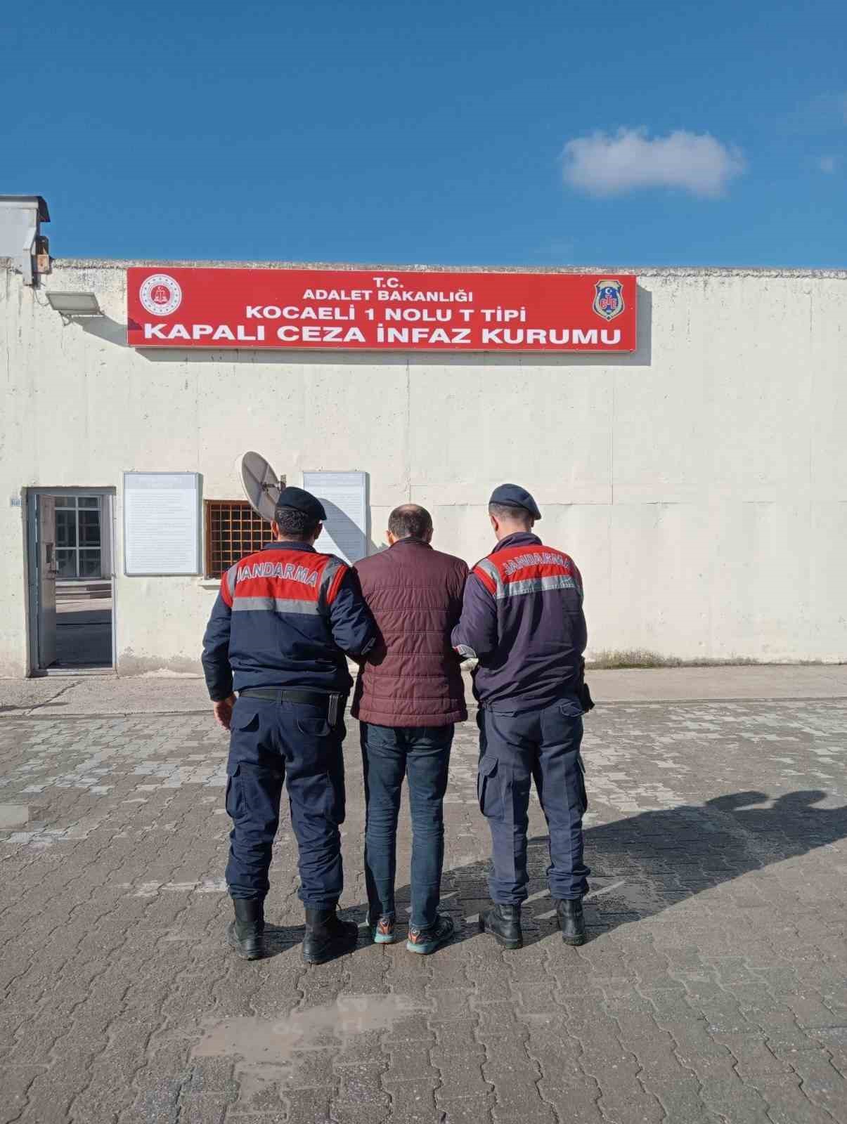 Kocaeli’de FETÖ’den 6 yıl 3 ay hapis cezasıyla aranan şahıs yakalandı 4 kocaelide fetoden 6 yil 3 ay hapis cezasiyla aranan sahis yakalandi 0 KP2AzhSS