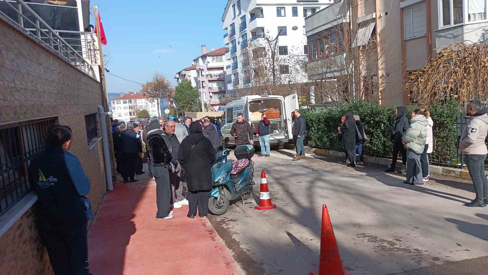 kocaelide forkliftin altinda kalan isci son yolculuguna ugurlandi 1 27Tr8yKJ